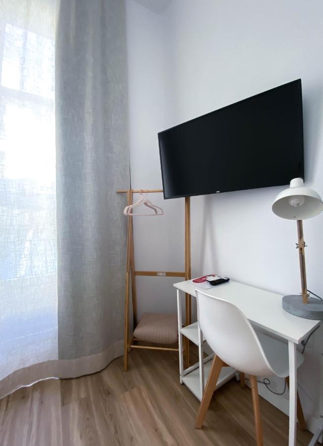 Hostal Andrea Sol Madrid Exterior foto