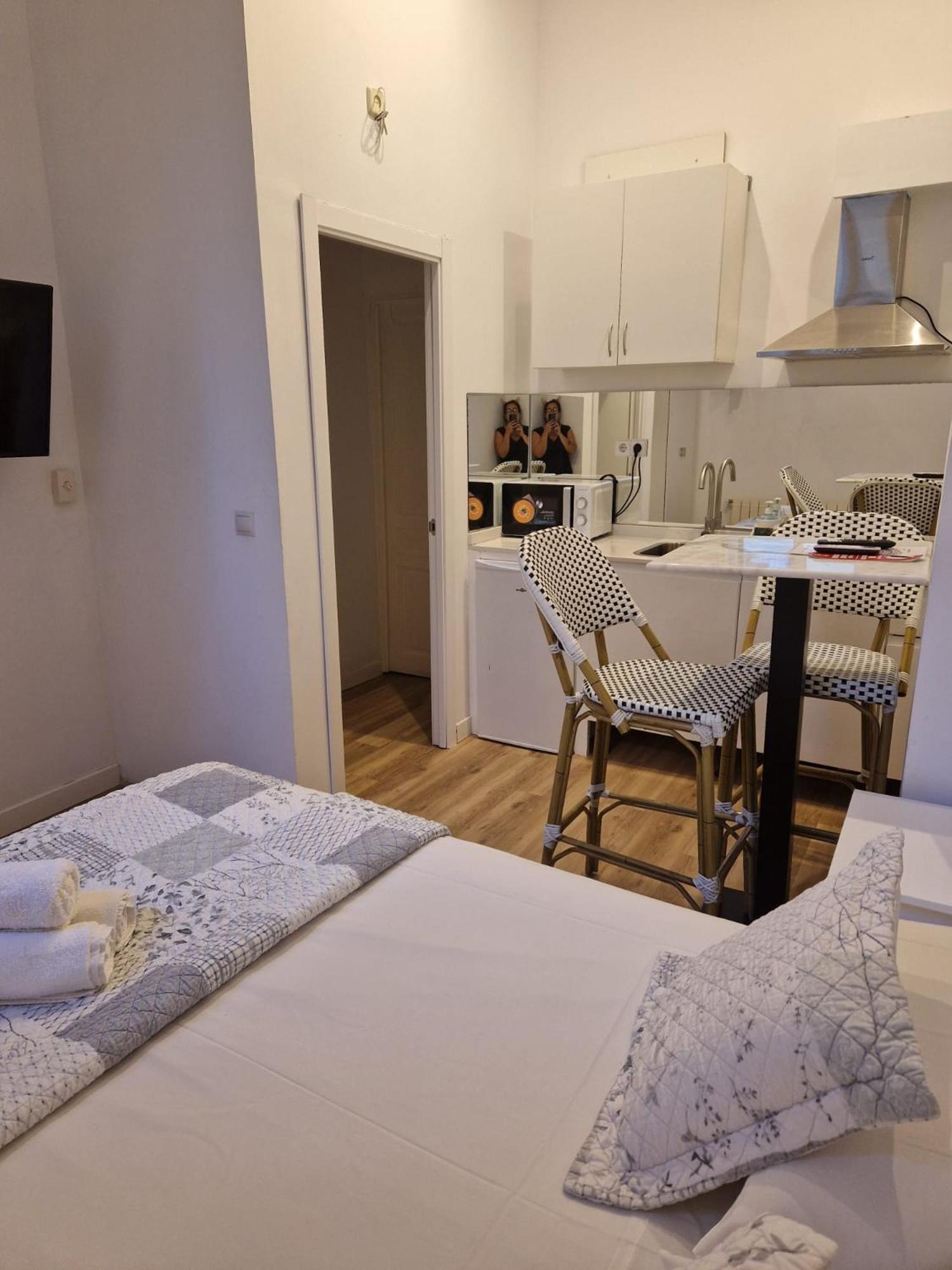 Hostal Andrea Sol Madrid Exterior foto